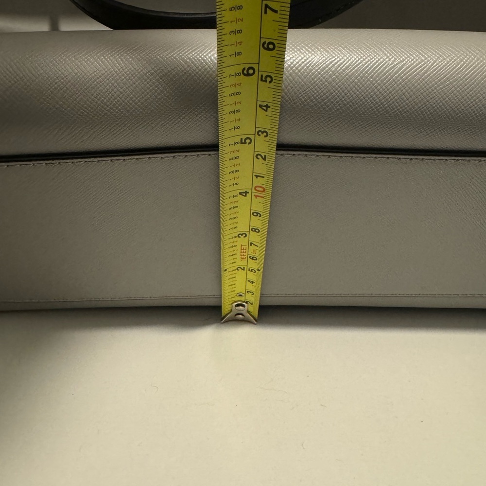 Kate spade gently used - Picture 5 of 5